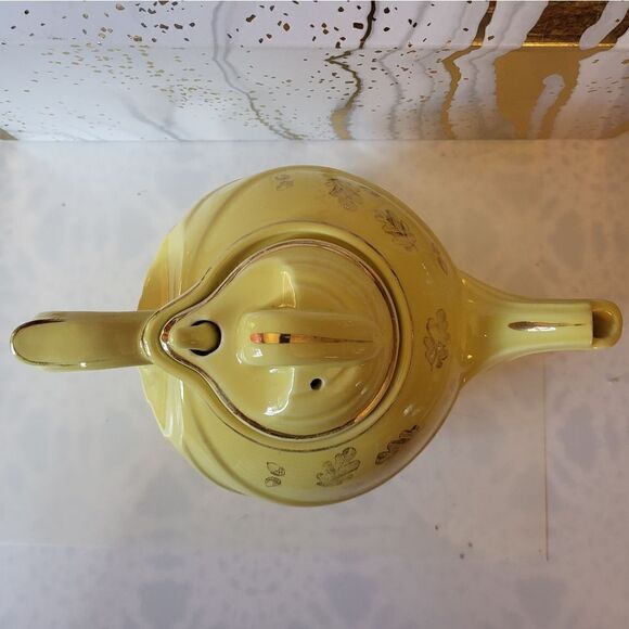 Vintage Mint 1950s Hall China Yellow w/Gold Leaf Decor 6 Cup Teapot #0799 - Picture 3 of 6